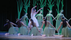 modern dance performance 2007